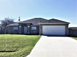 Building Photo - 565 SW Undallo Rd
