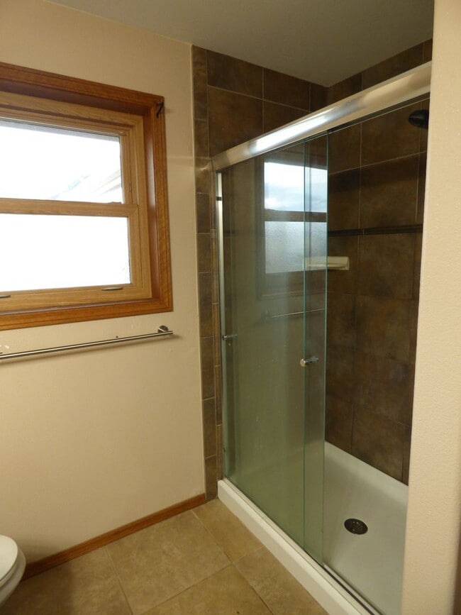 Building Photo - 3 bed Single level home in a Cul-De-Sac