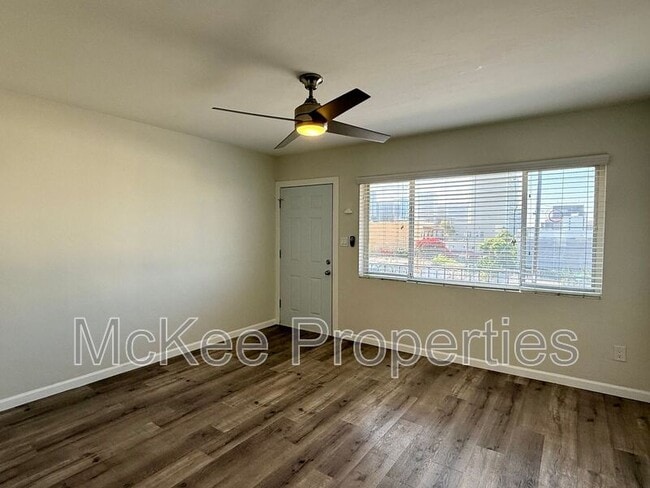 Building Photo - 216 Fir St