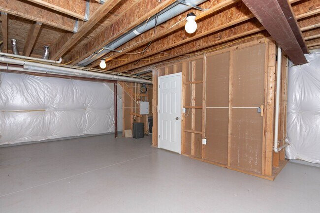 Building Photo - COMING SOON - Must see to Appreciate - Dum...