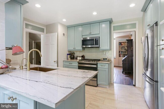 Building Photo - 3743 Upton St NW