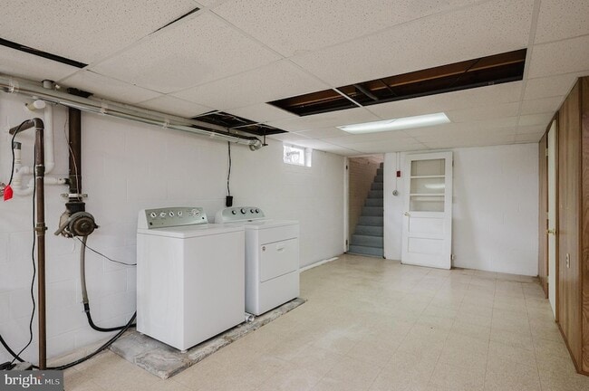 Building Photo - 1016 Winfield Dr