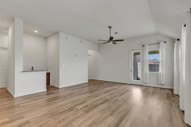 Building Photo - 15342 Majestic Knight Dr