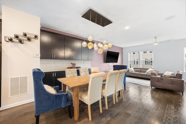 Building Photo - 84 Truman Dr