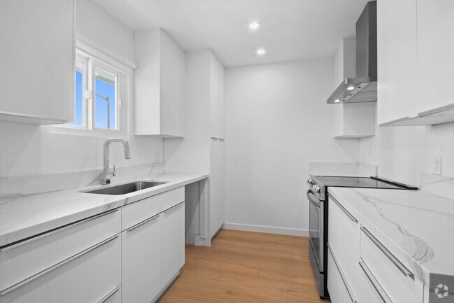 Building Photo - 755 21st St