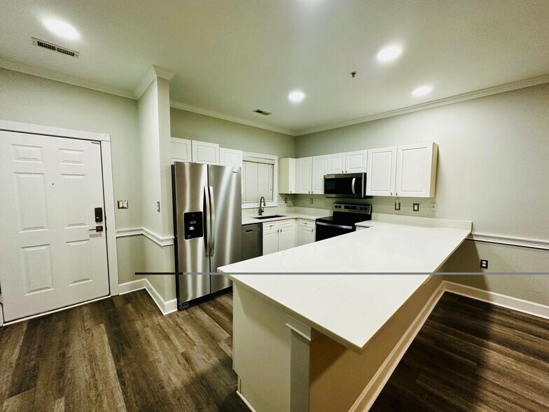 Building Photo - 8733 Coralbell Ln