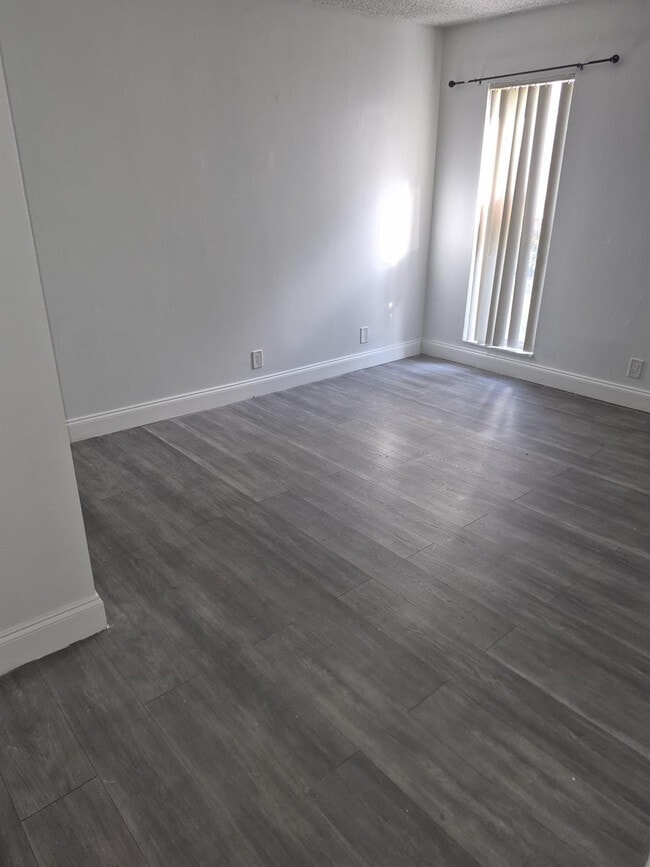 Building Photo - 4455 Treehouse Ln