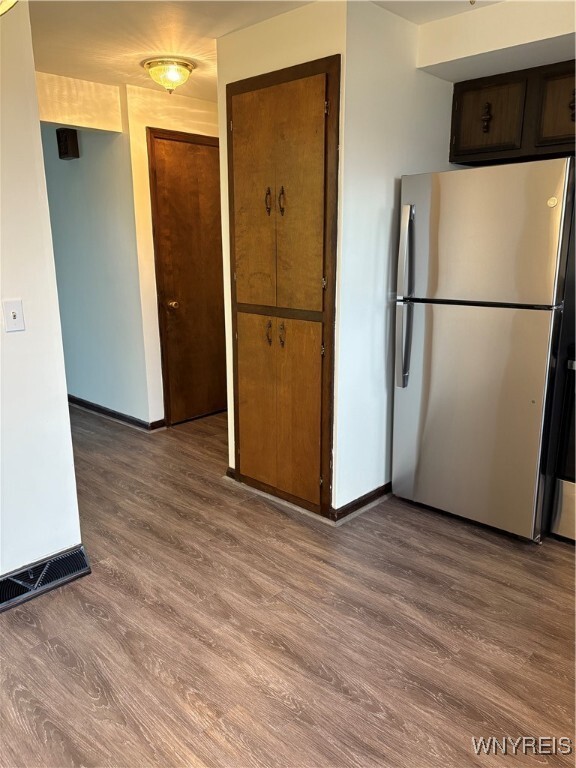 Building Photo - 427 Kaymar Dr