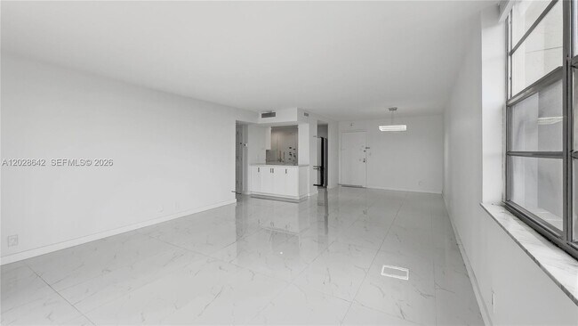 Building Photo - 16710 NE 9th Ave