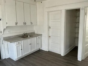 Building Photo - 4131 Woodbridge Ave