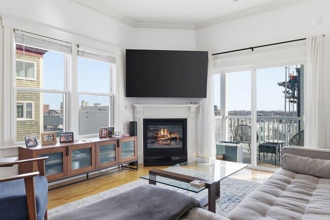 Building Photo - 88 G St