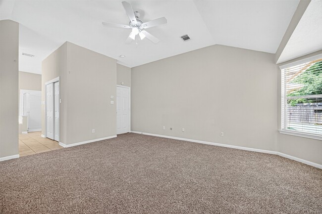 Building Photo - 815 Fairpark Ln
