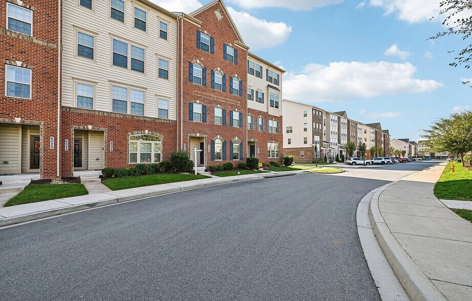 Building Photo - 6026 Forum Sq