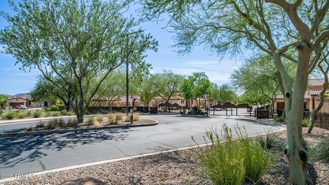 Building Photo - 7351 W Palo Brea Ln