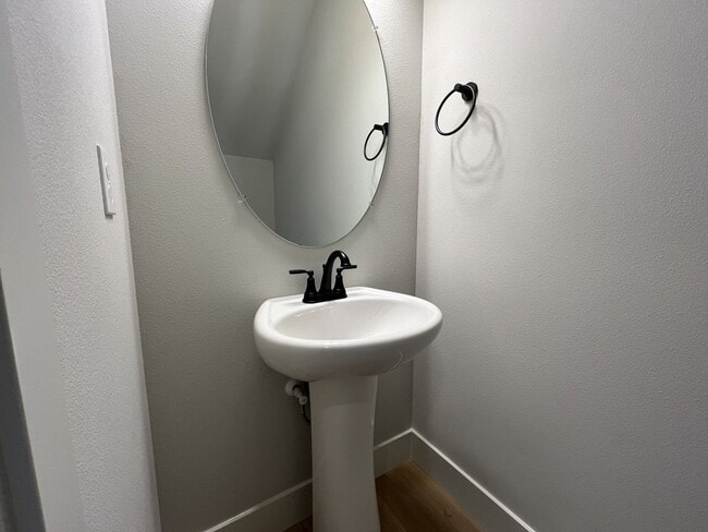 Building Photo - Modern 2025-Built 4 Bedroom Home with EV Charging, 5kW Solar, Open-Concept Living, Scenic Outdoor...