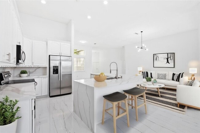 Building Photo - 646 Heritage Dr