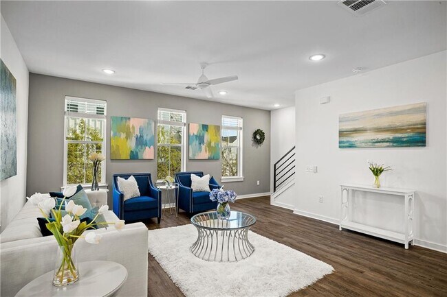 Building Photo - 2624 Metcalfe Rd