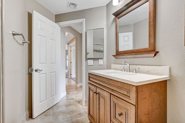 Building Photo - AMBER RIDGE Gated Beauty in Summerlin! 1600+ SF Condo