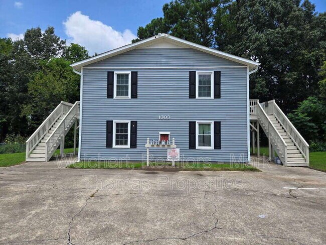 Primary Photo - 1303-02 Drew Street