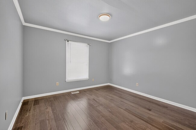 Building Photo - 3215 Arthur Dr