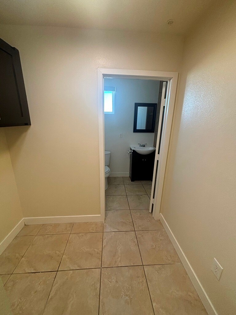 Building Photo - 347 E 107th St