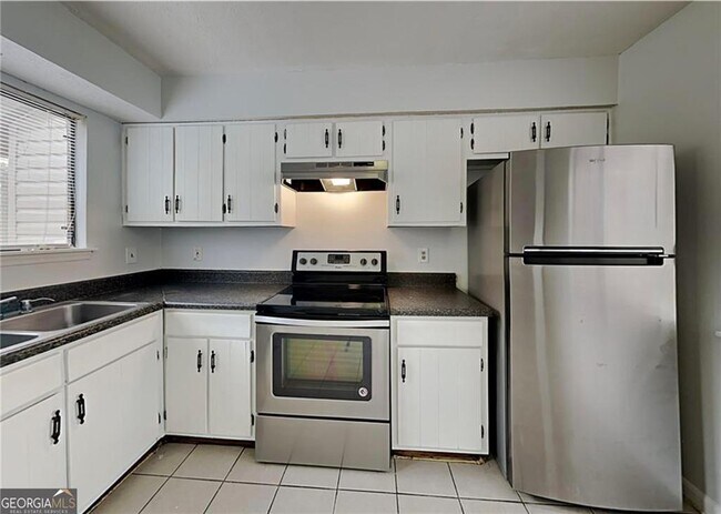 Building Photo - 8577 Parkside Dr