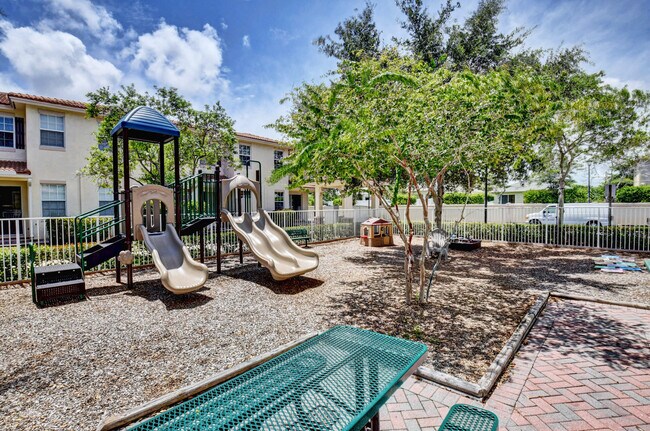 Building Photo - 1019 W Longport Cir