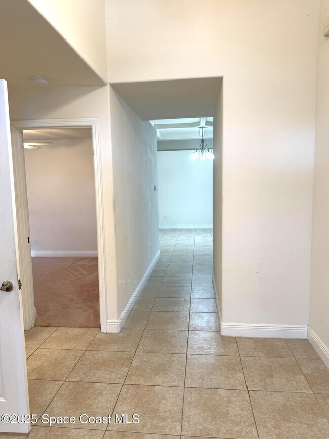 Building Photo - 4158 Rolling Hill Dr
