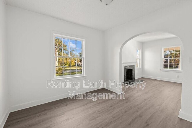 Building Photo - 1540 42nd St Ensley