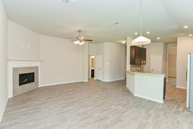 Building Photo - 3817 Breckenridge Dr