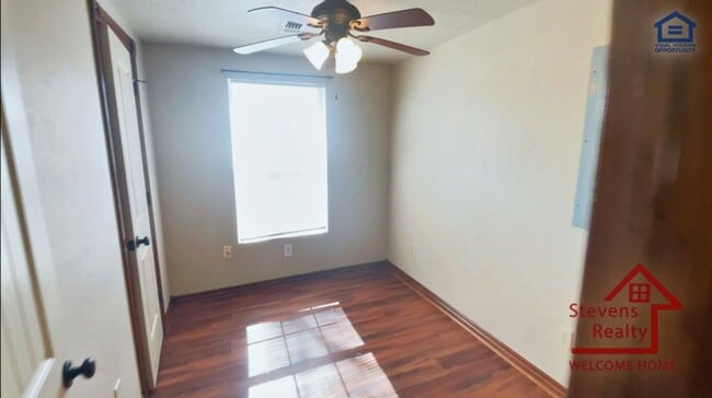 Building Photo - 1602 NW Lindy Ave