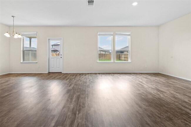 Building Photo - 457 Bedford Falls Ln