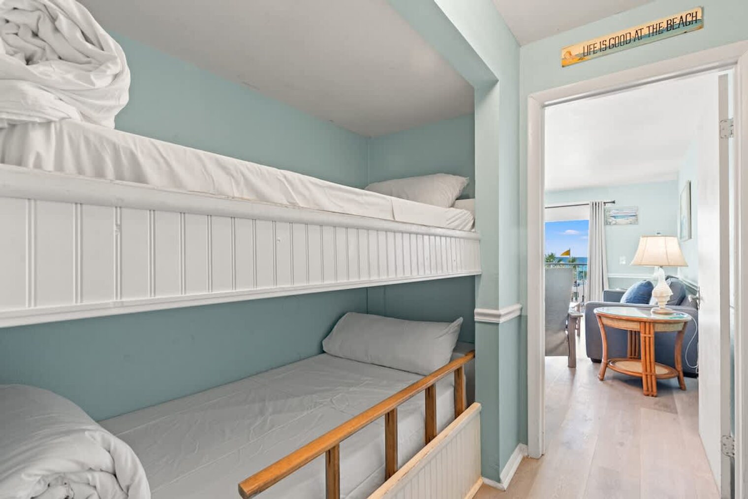 Building Photo - 8743 Thomas Dr