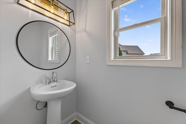 Building Photo - 3710 Windhaven Ct