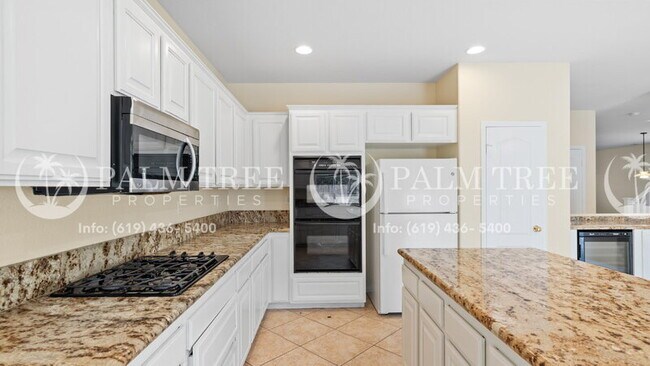 Building Photo - 807 Via Bahia