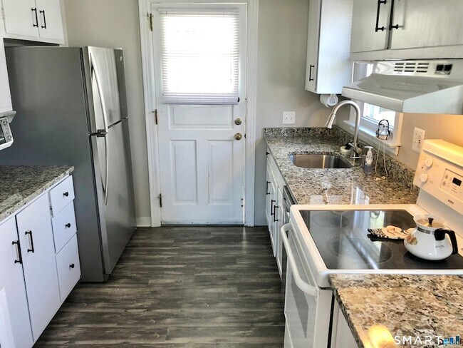 Building Photo - 40 Parkway S