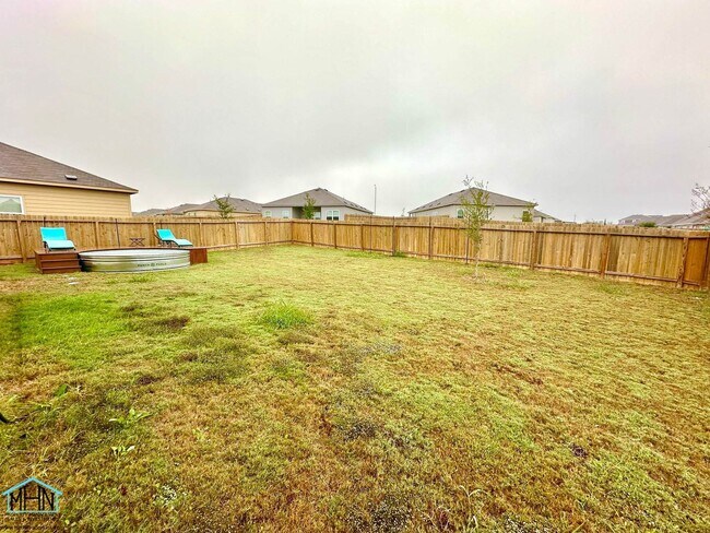 Building Photo - Welcome to this gorgeous 3-bedroom, 2-bath home in the heart of New Braunfels!