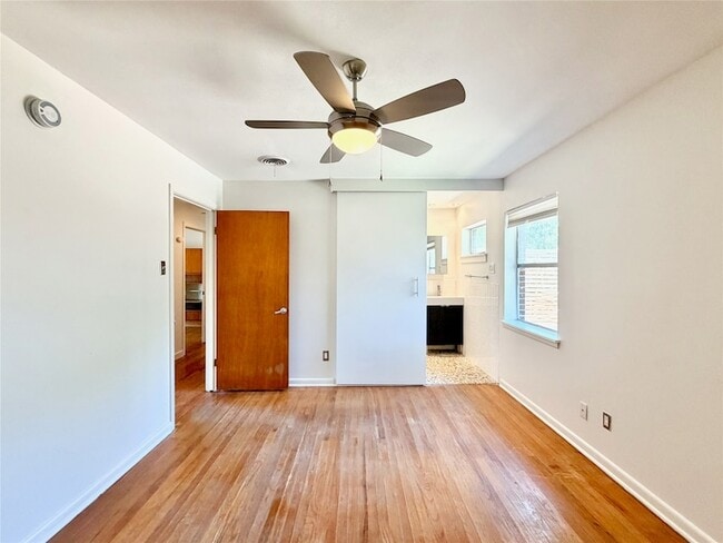 Building Photo - 2223 Forest Oaks Dr