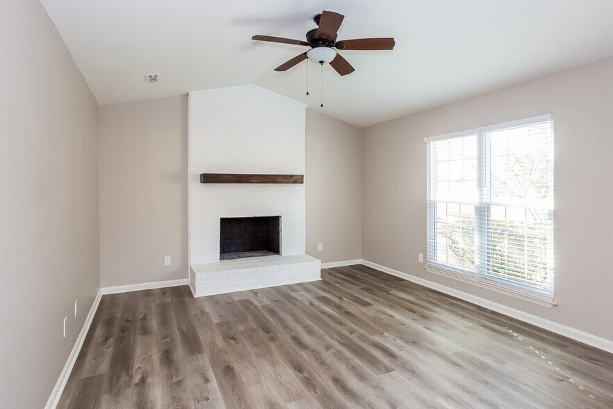 Building Photo - 10119 Grand Junction Rd