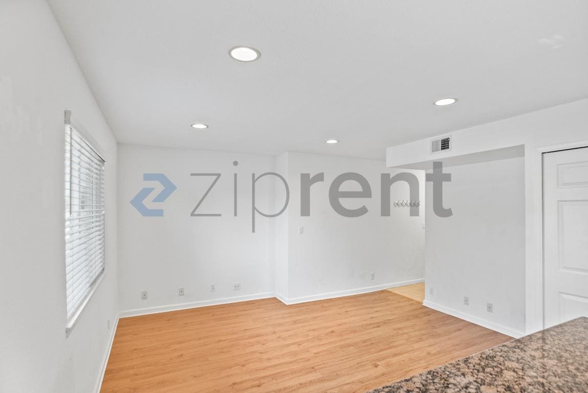 Building Photo - 1451 Main St