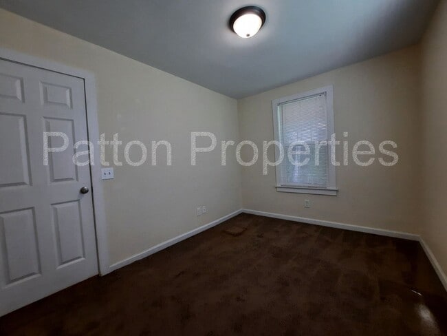 Building Photo - Five Points Home