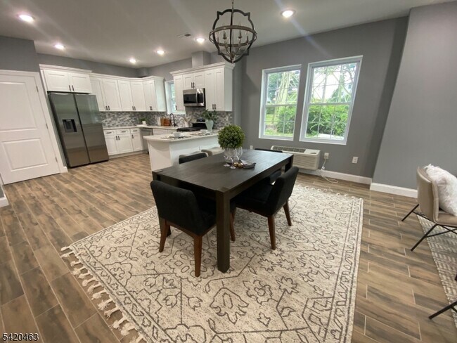 Building Photo - 825 Allwood Rd