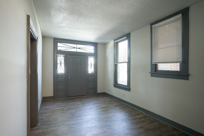 Building Photo - 508 3rd St