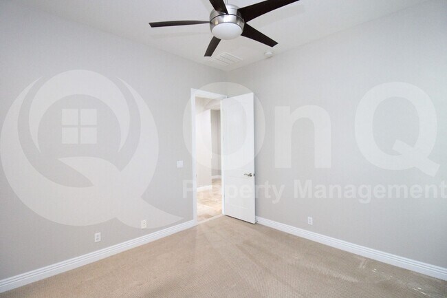 Building Photo - 2832 E Los Altos Rd