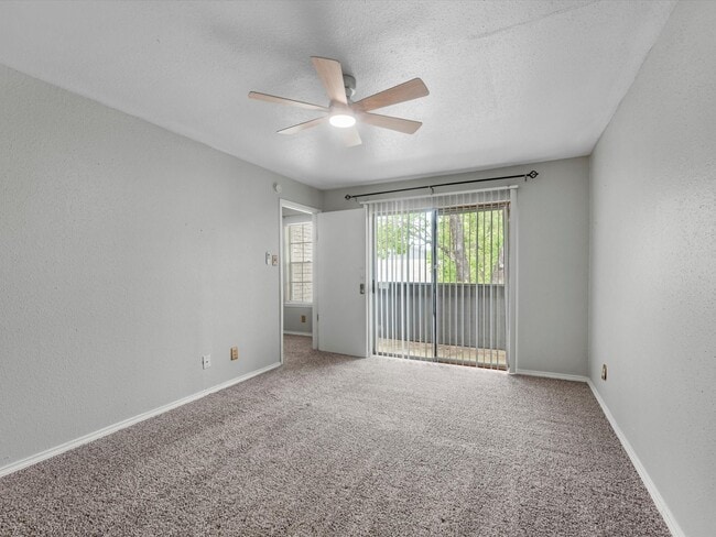 Building Photo - 9700 Leawood Blvd