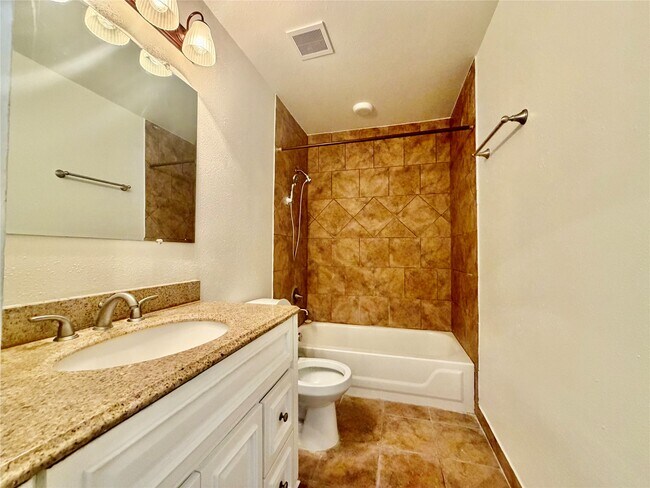 Building Photo - 16907 Dusty Mill Dr W