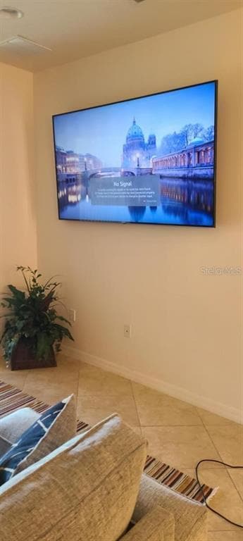 Building Photo - 2310 Palm Tree Dr