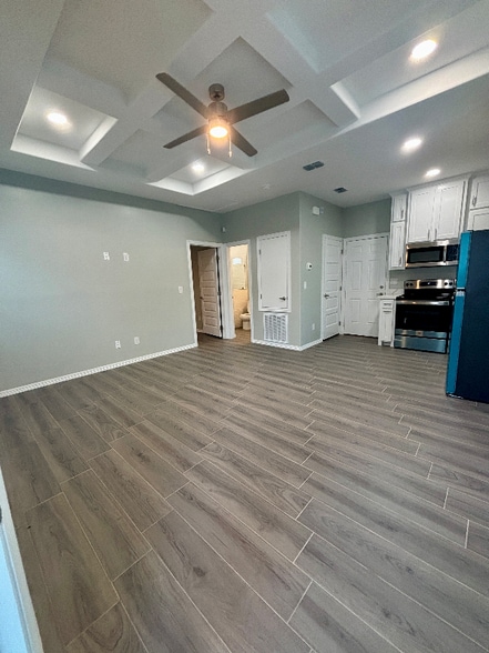 Building Photo - 3012 West Dr