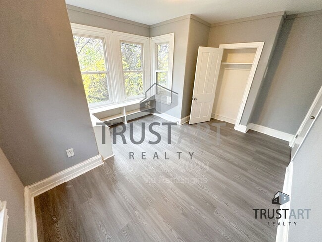 Building Photo - 330 N 53rd St