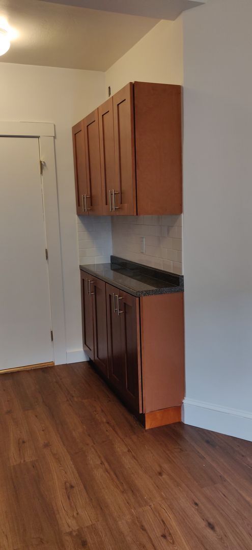 Building Photo - No Brokers Fee, No Security Deposit, Heat, Hot Water Included, Laundry on a Site